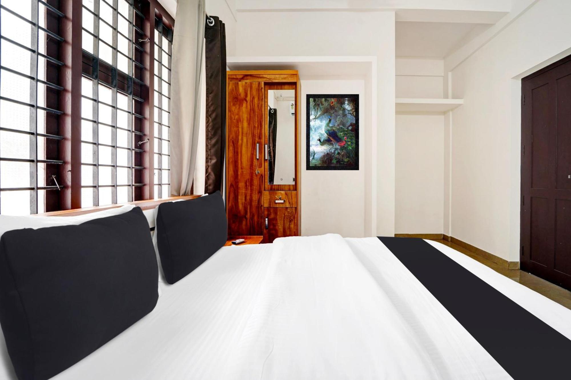 Super Hotel O West Hill Near Mietra Hospital Varakal Экстерьер фото