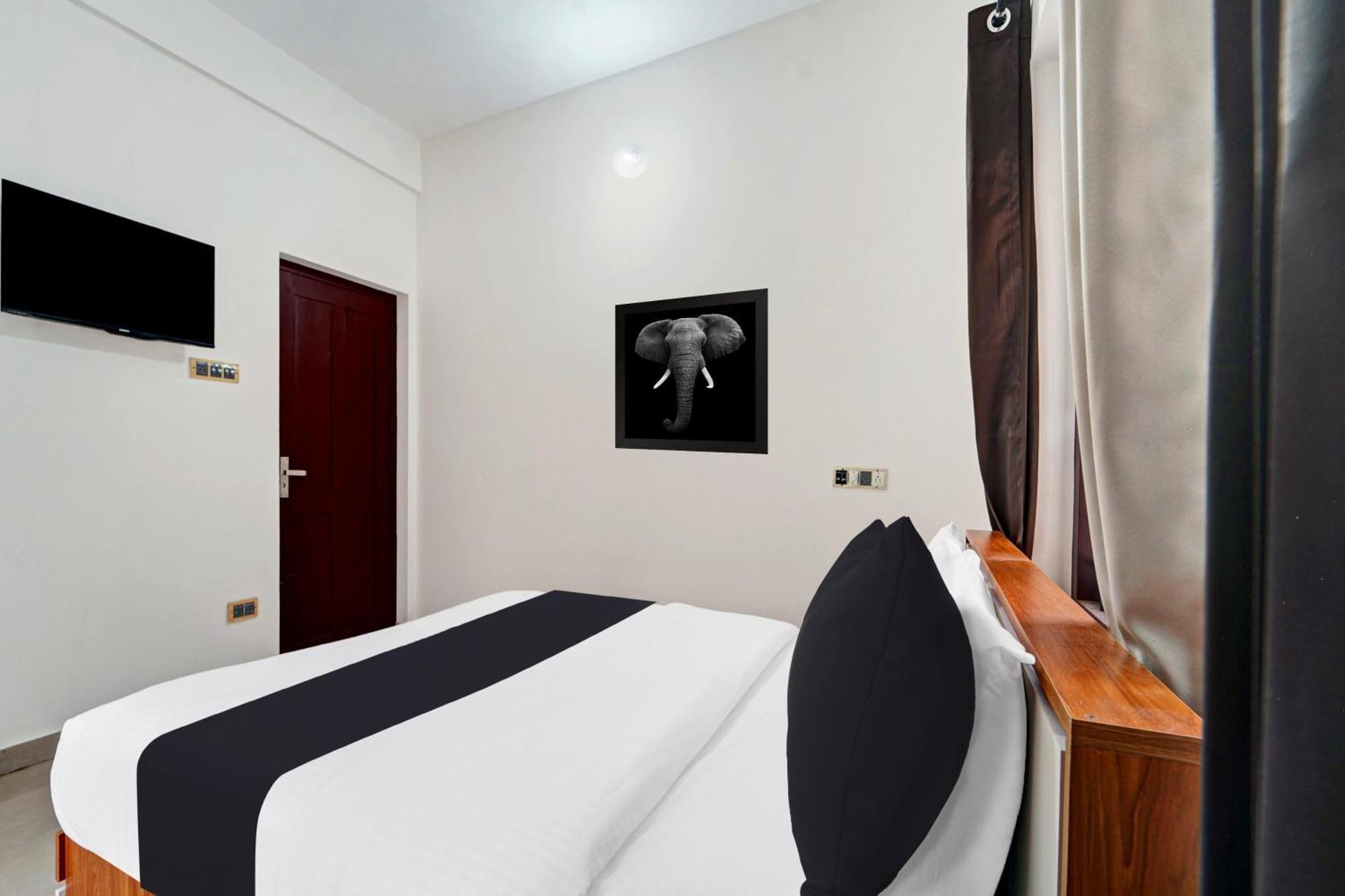 Super Hotel O West Hill Near Mietra Hospital Varakal Экстерьер фото